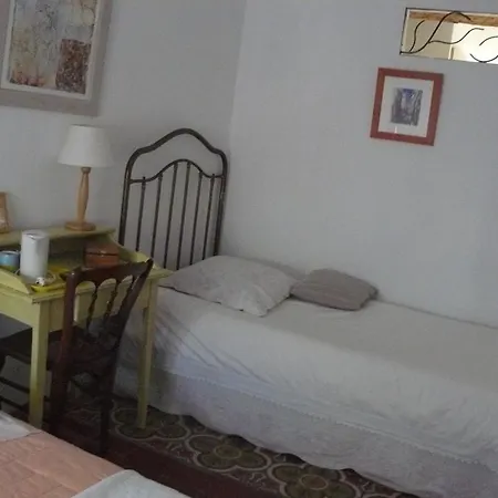 Chambres D'Hotes De Fleurus Pezenas Room photo